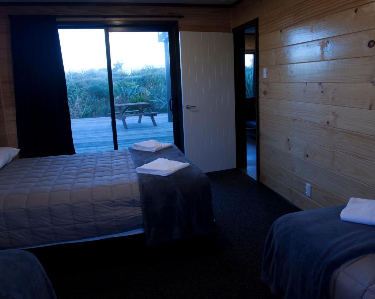 Greymouth Seaside Top 10 Holiday Park Номер фото