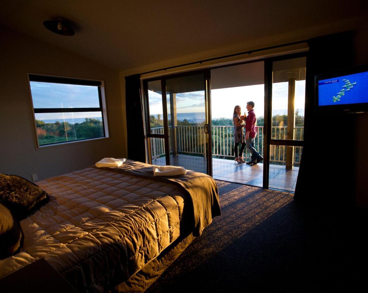 Greymouth Seaside Top 10 Holiday Park Номер фото