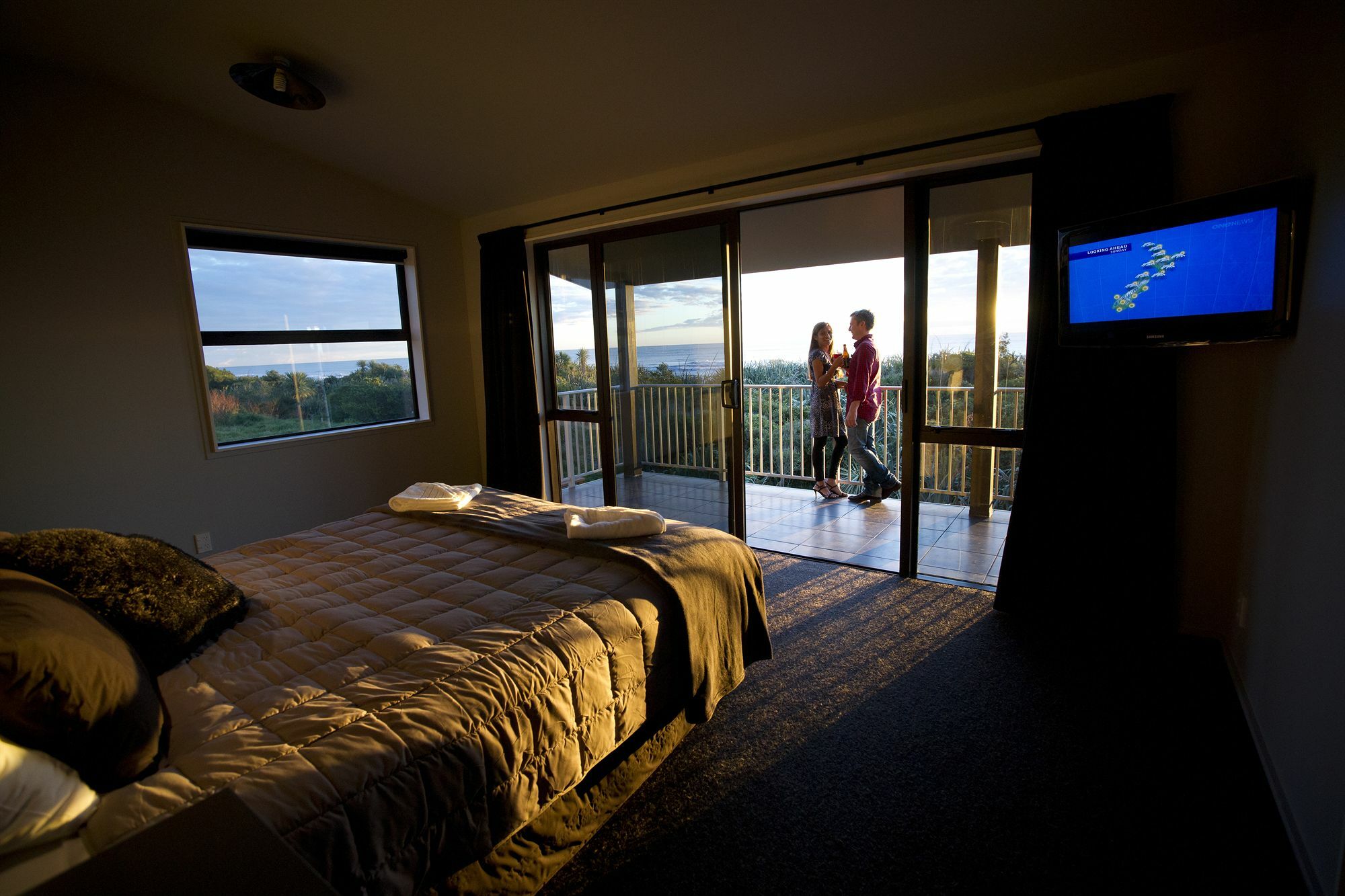 Greymouth Seaside Top 10 Holiday Park Экстерьер фото
