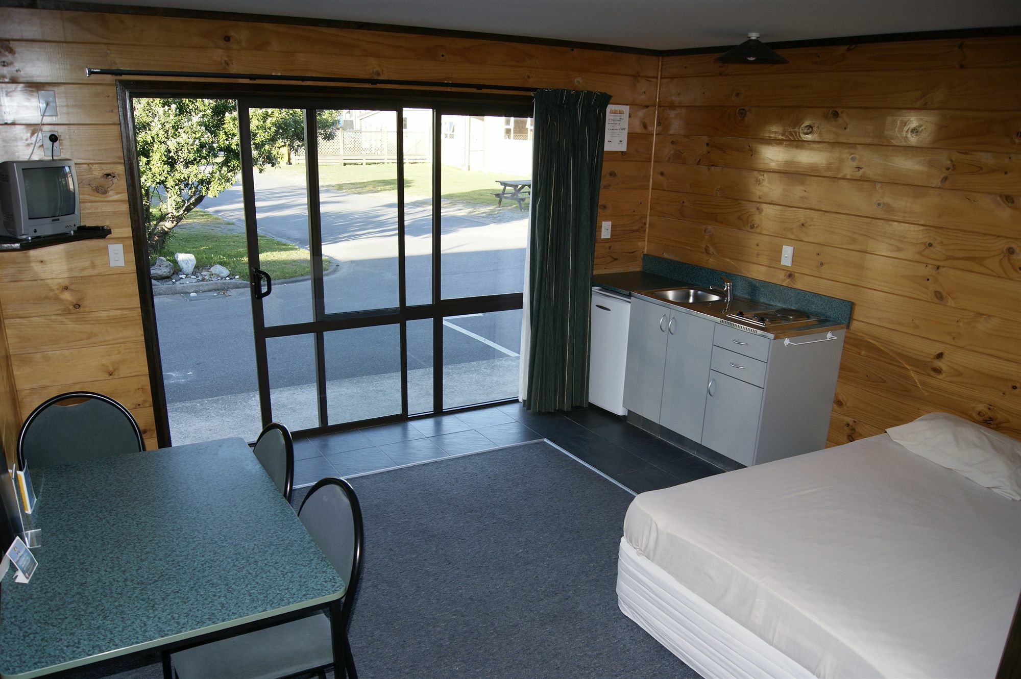 Greymouth Seaside Top 10 Holiday Park Экстерьер фото